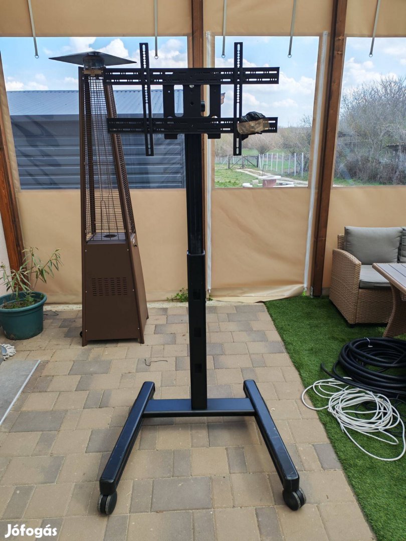 Eladó Chief Mfcub professzionális mobil TV állvány 57kg