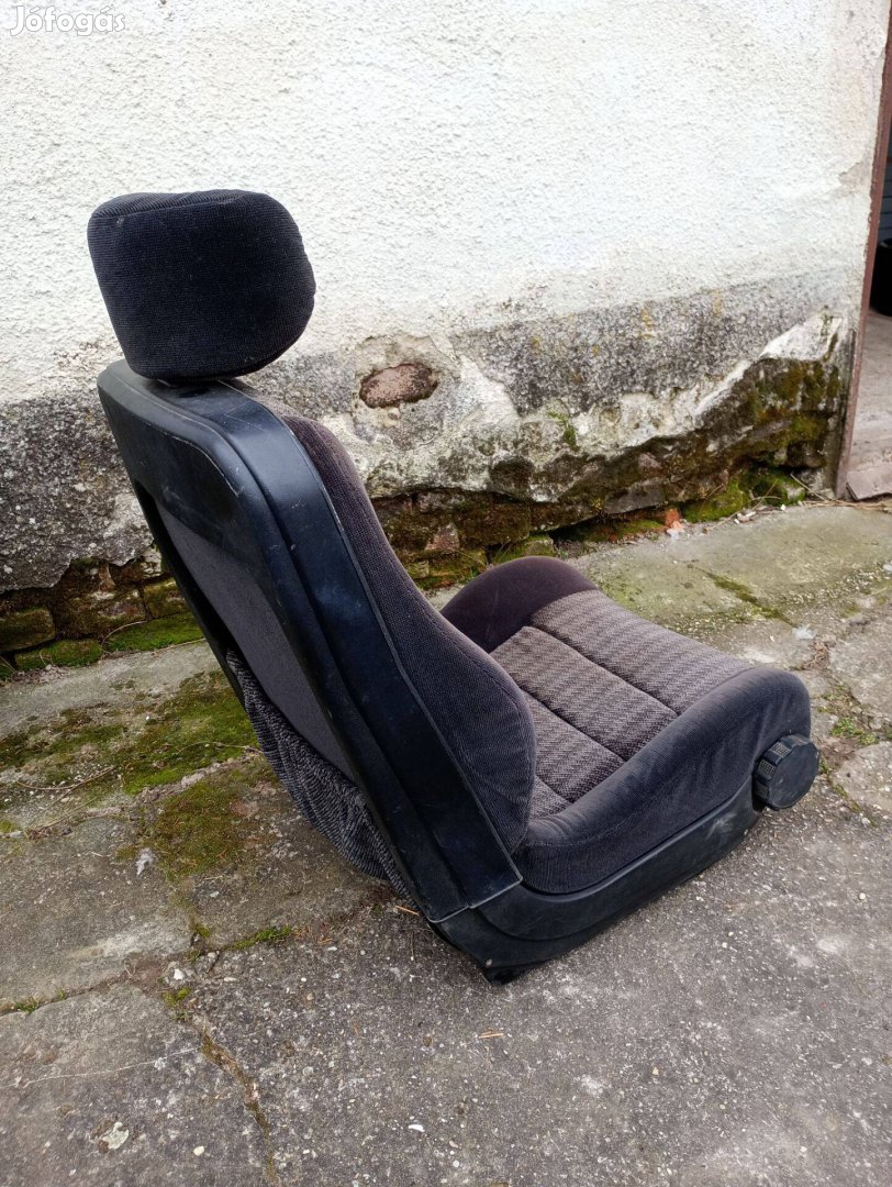 Eladó Citroën BX autóülések.Érdeklődjön telefonon