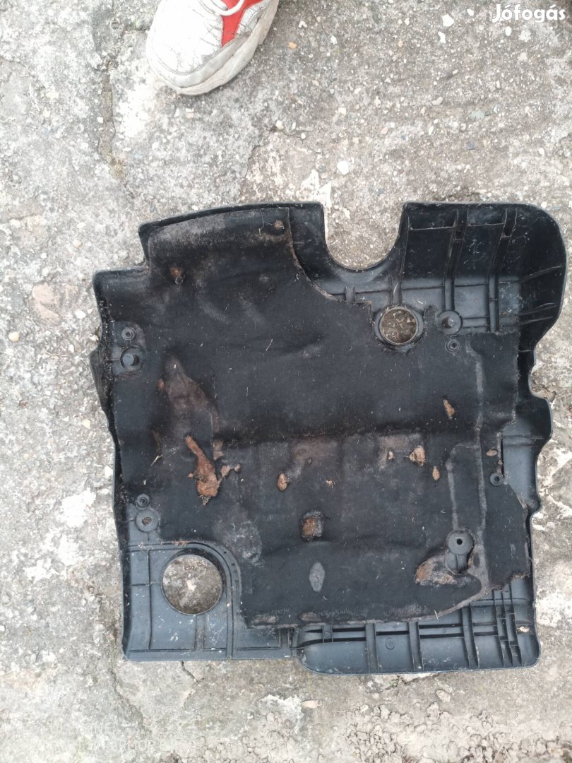 Elado Citroen es Peugeot Hdi motorburkolat