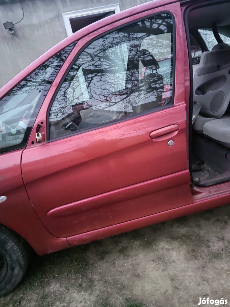 Eladó Citroen xsara picasso ajtók 