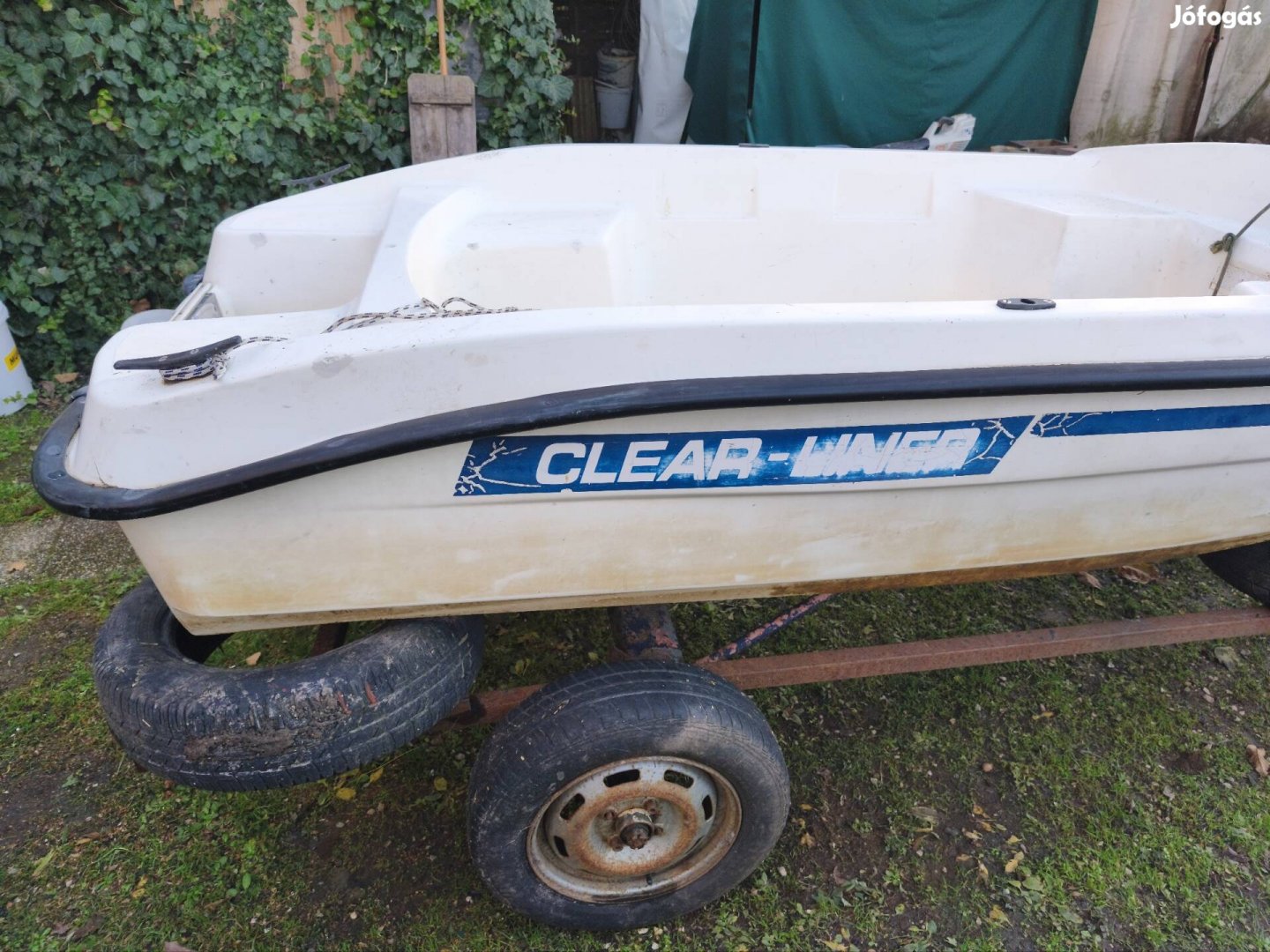 Eladó Clear Liner műgyantás csónak!