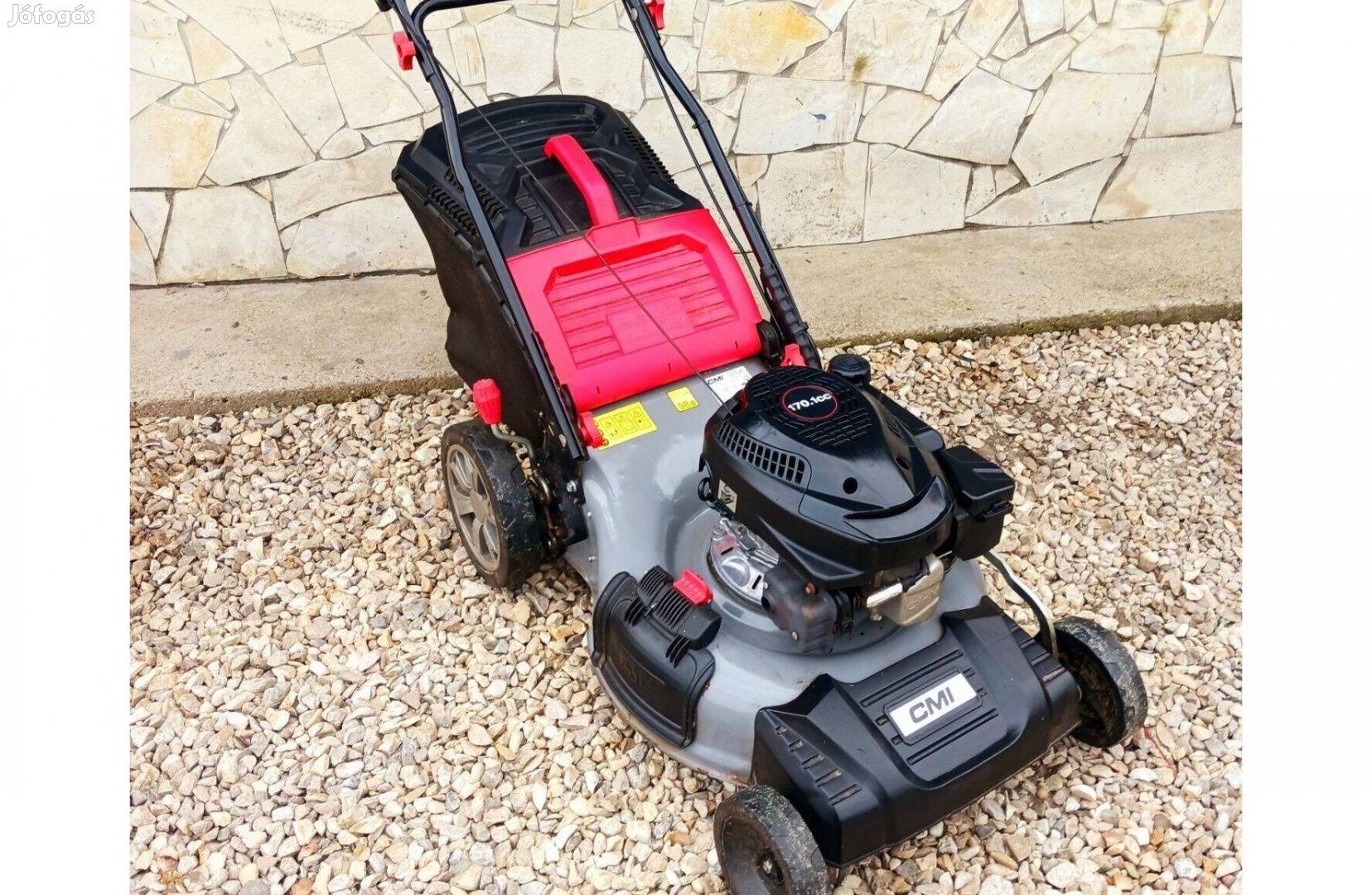 Eladó Cmi önjárós fűnyíró