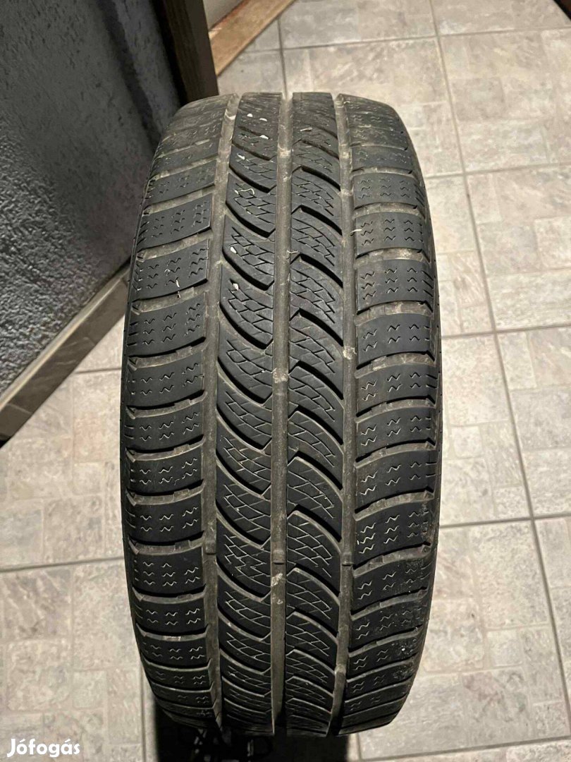 Eladó Continental Vancowinter2 215/55 R17 C 109/107T gumiabroncs, 4db