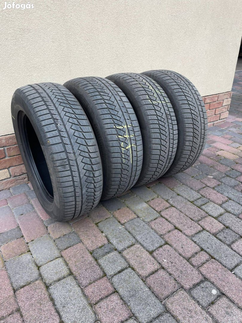 Eladó Continental Wintercontact TS850P (SUV) 235/60 R18 téli gumi szet