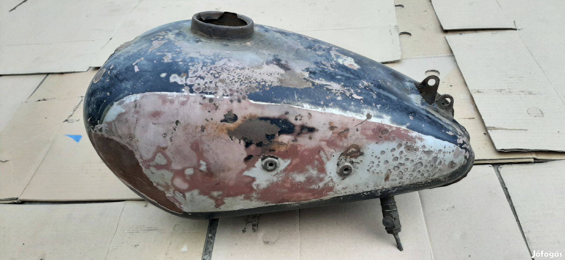 Eladó Csepel 125 D benzintank csappal együtt