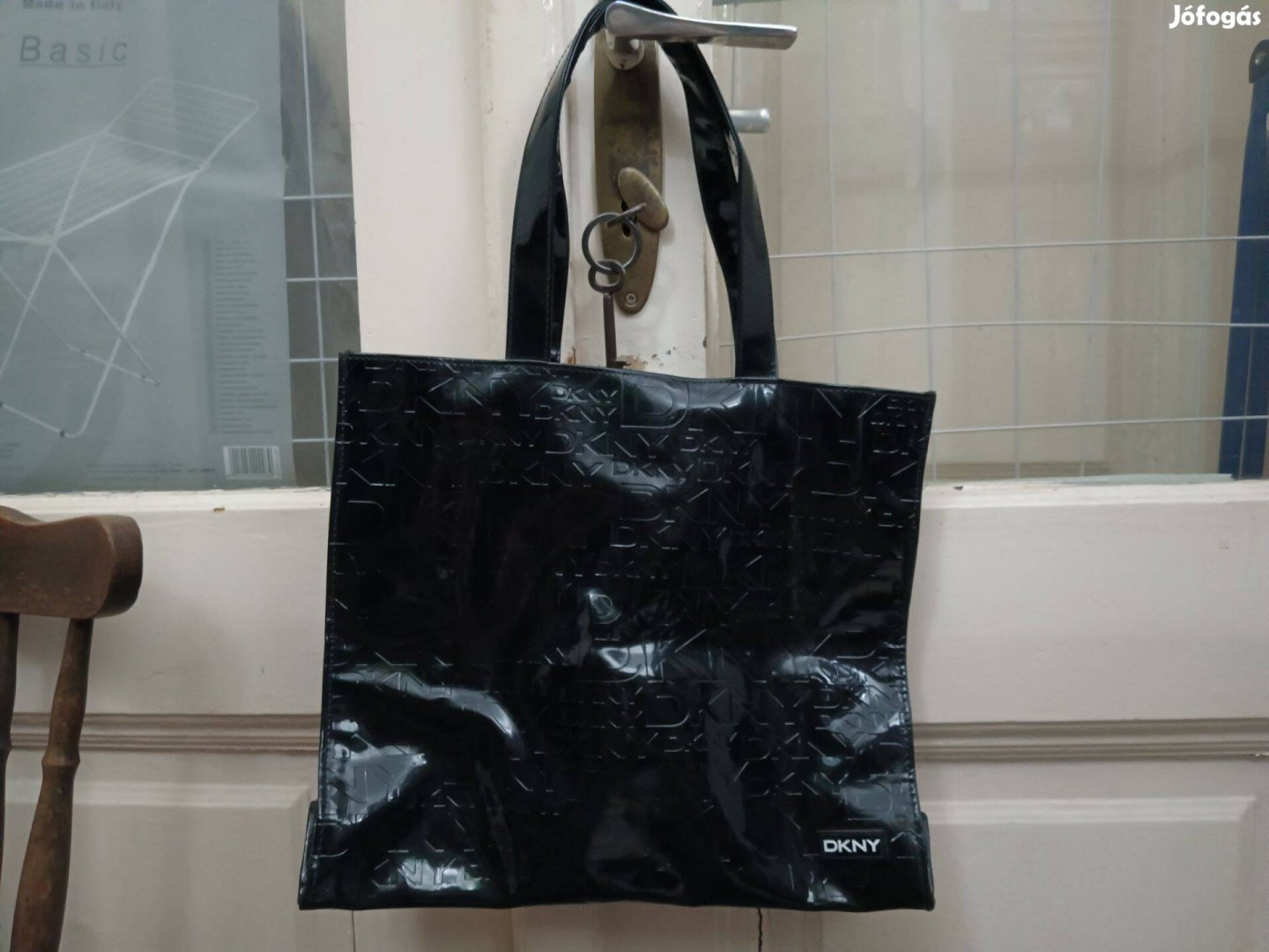 Eladó DKNY női válltáska