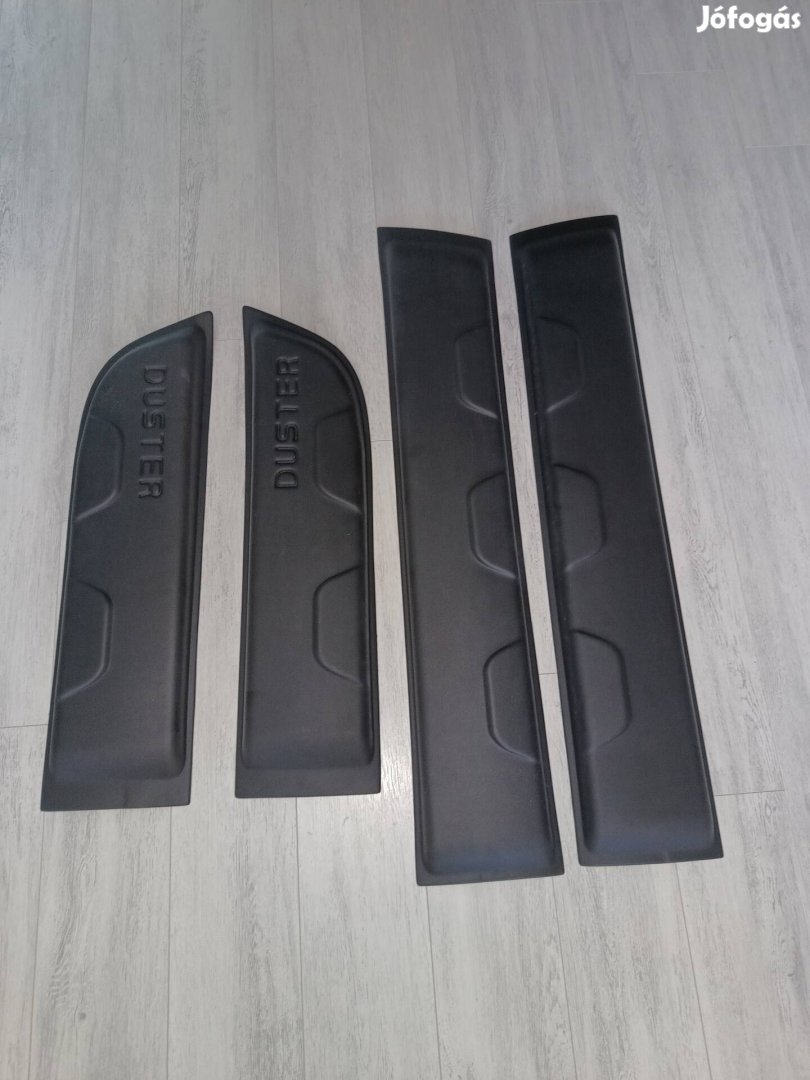 Eladó Dacia Duster ajtó védő