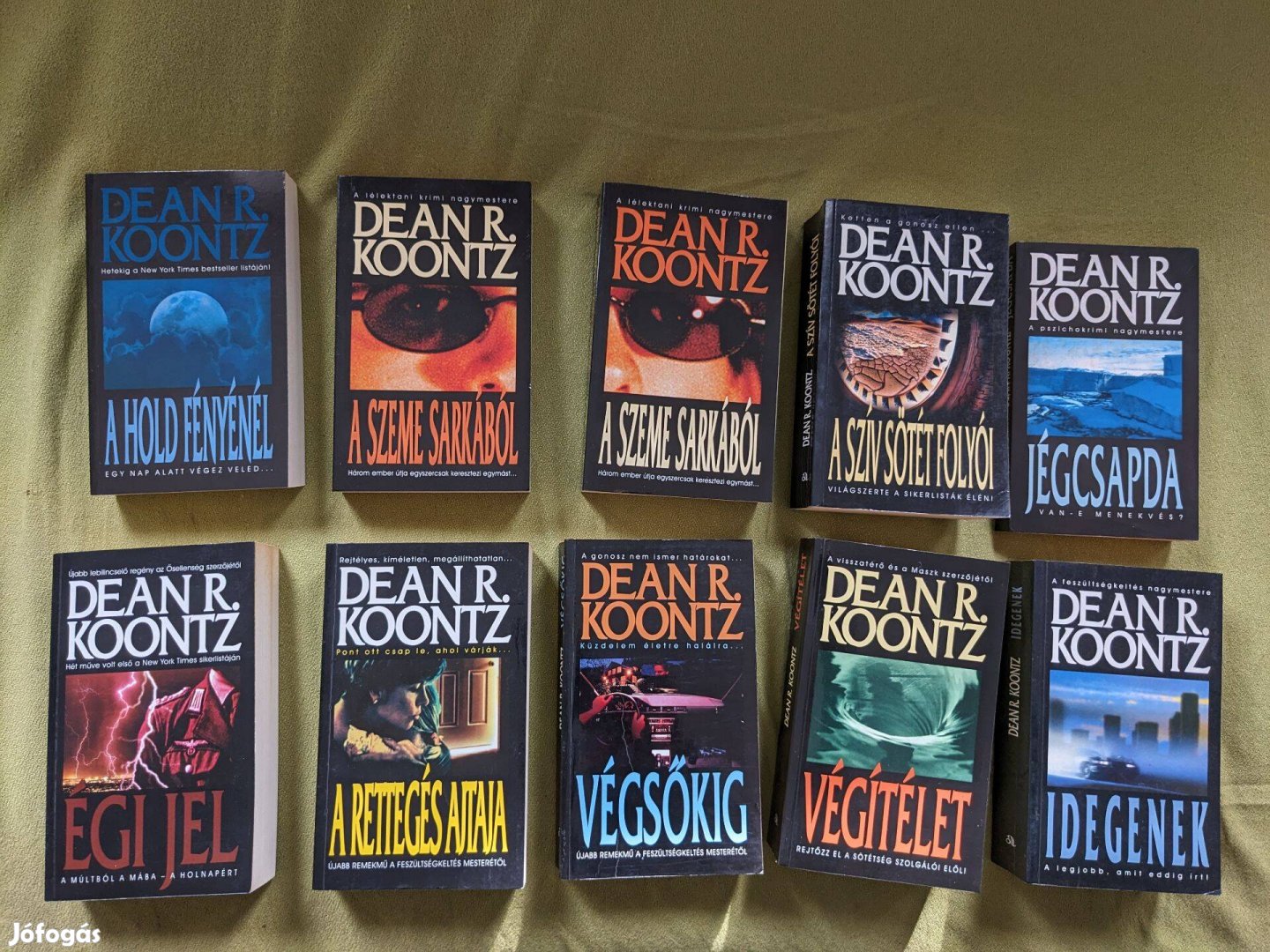 Eladó Dean Koontz könyvek (A hold fényénél, A szeme sarkából, .)