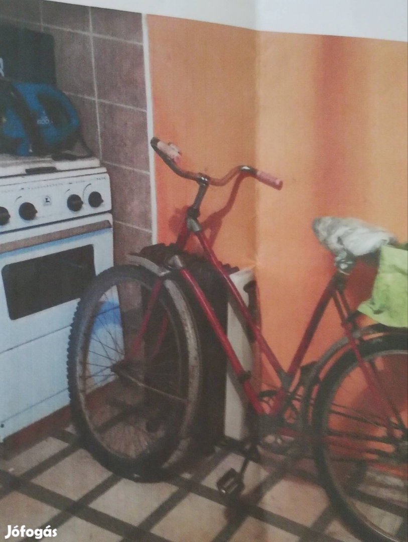 Eladó Debrecenben magyar 28 as méretű Csepel női kerékpár!