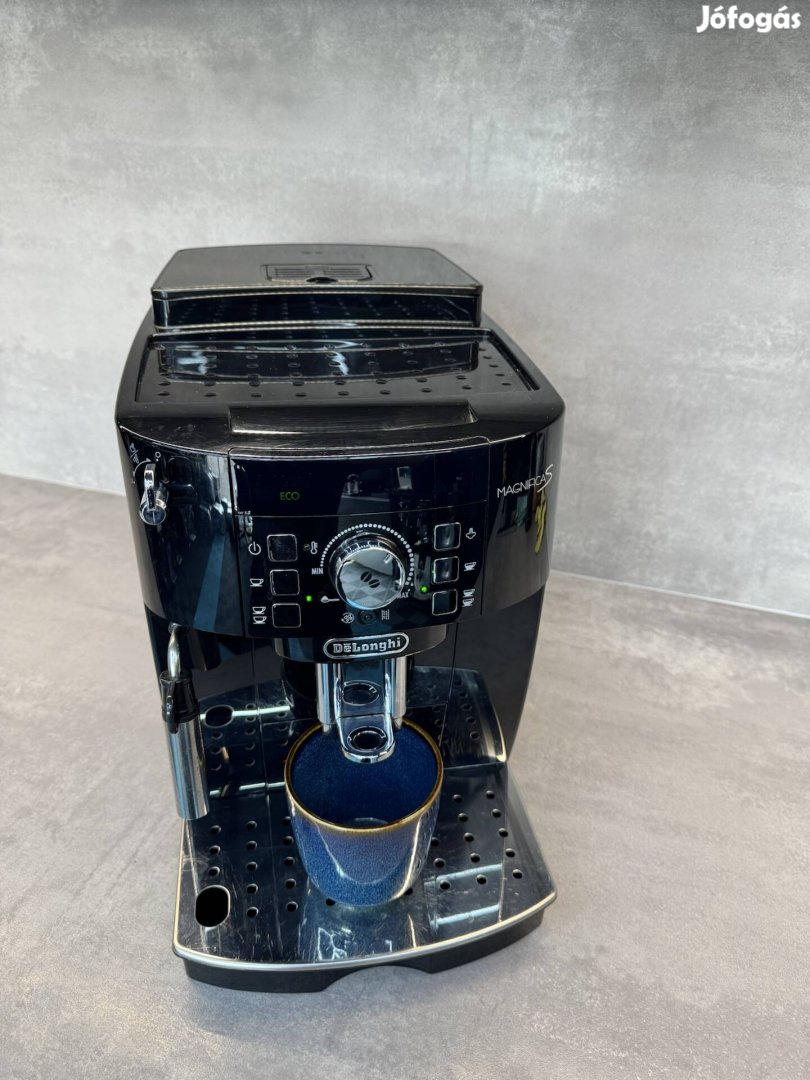 Eladó Delonghi Magnifica S