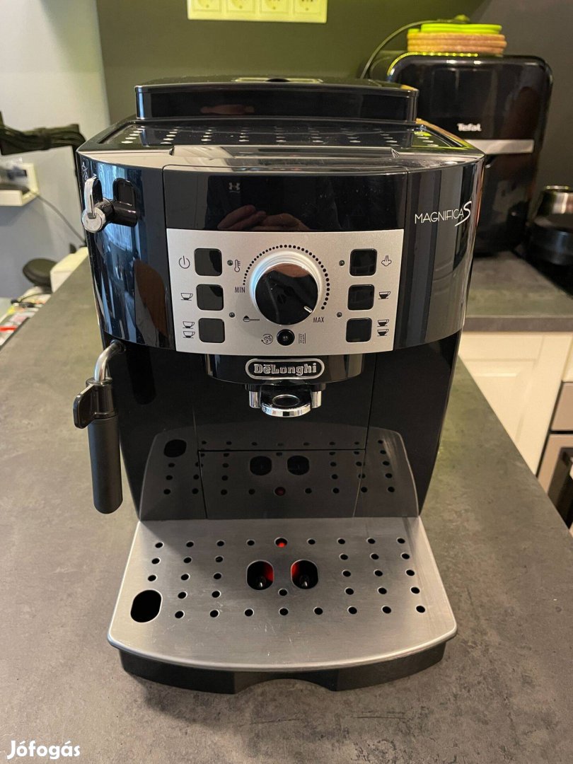 Eladó Delonghi Magnifica S automata kévéfőző tejhabosítóval