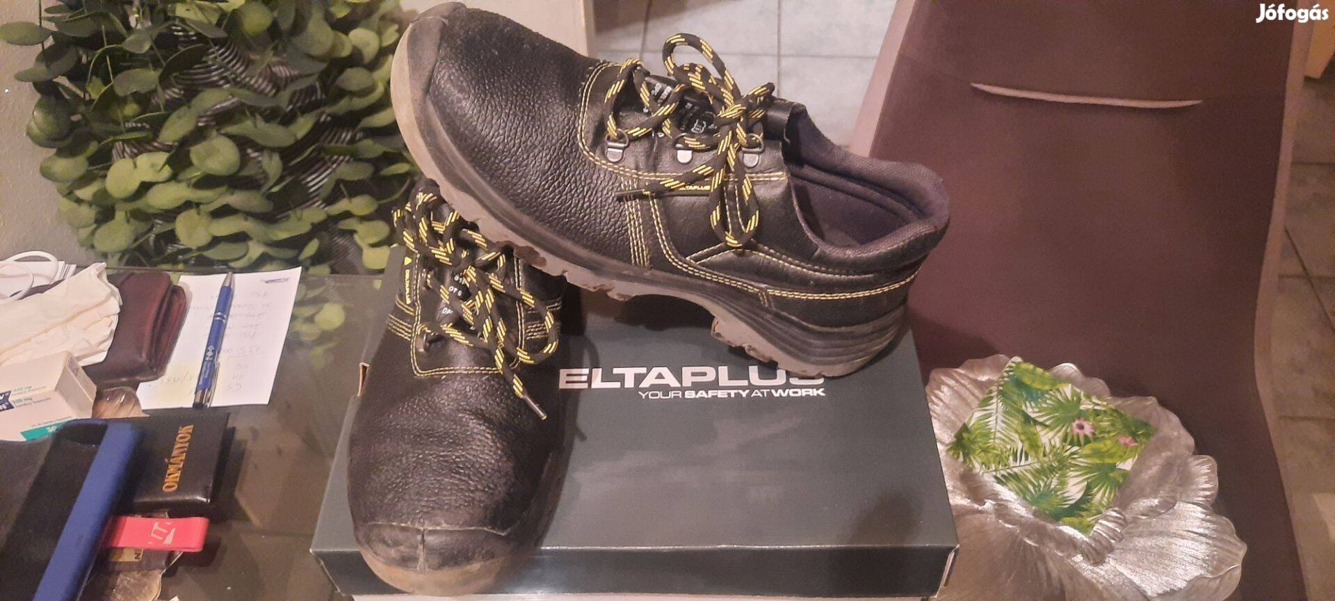 Eladó Deltaplus 45-ös munkás cipő