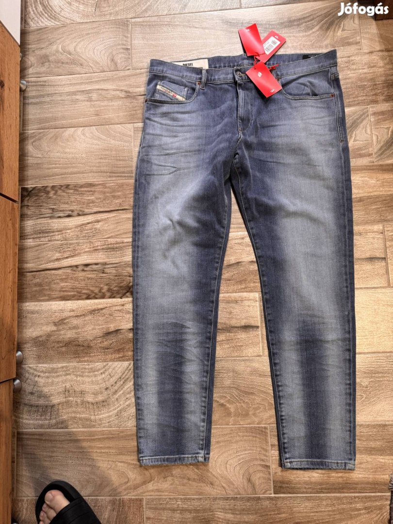 Eladó Diesel új férfi slim fit farmer 38:32 méret 