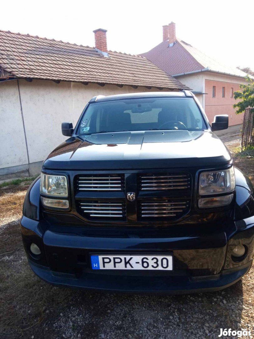 Eladó Dodge Nitro