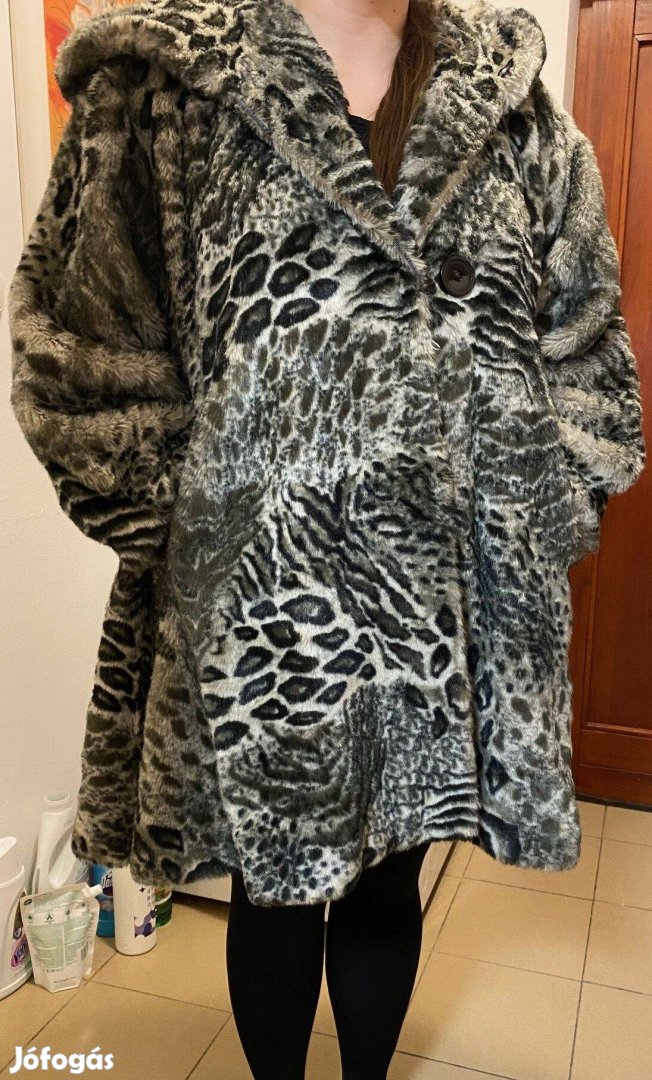 Eladó Dorothy Perkins műszőrme bunda
