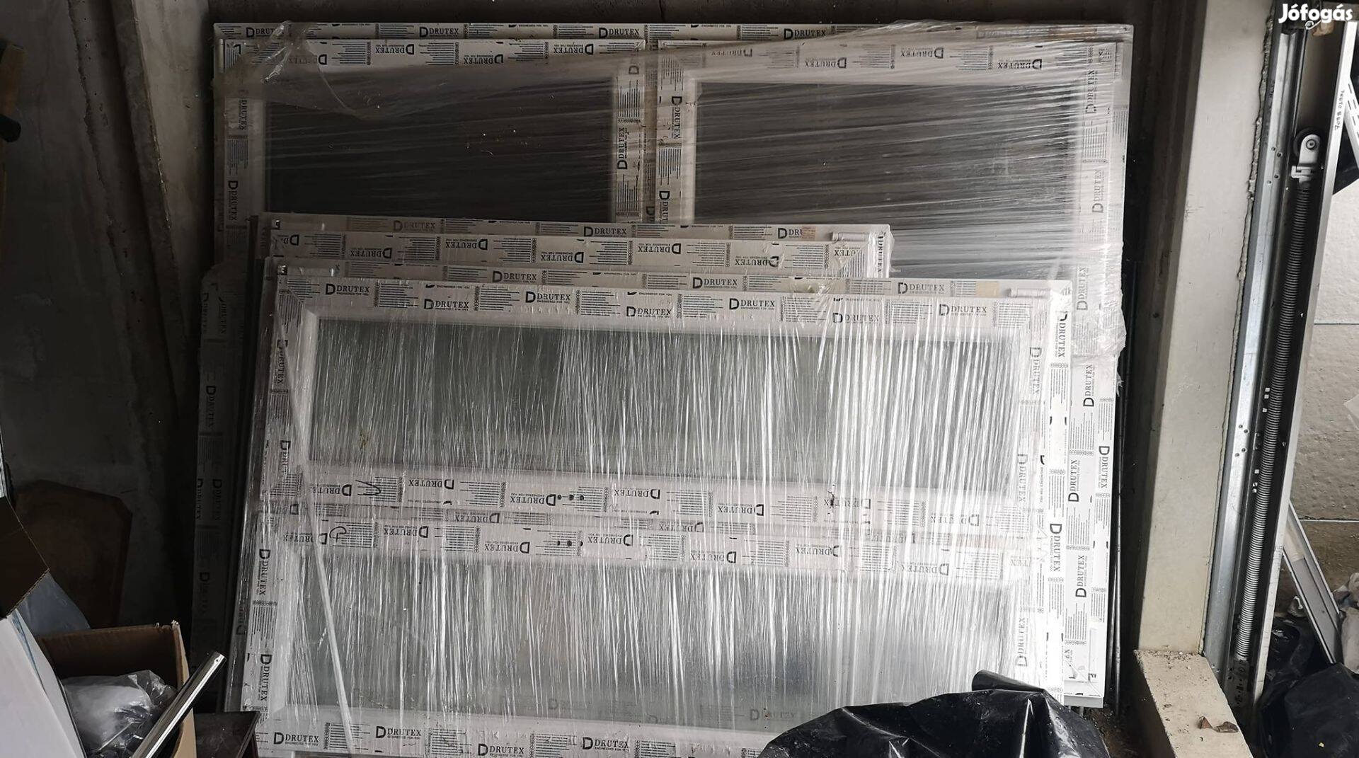 Eladó Drutex műanyag nyílászáró ablakok