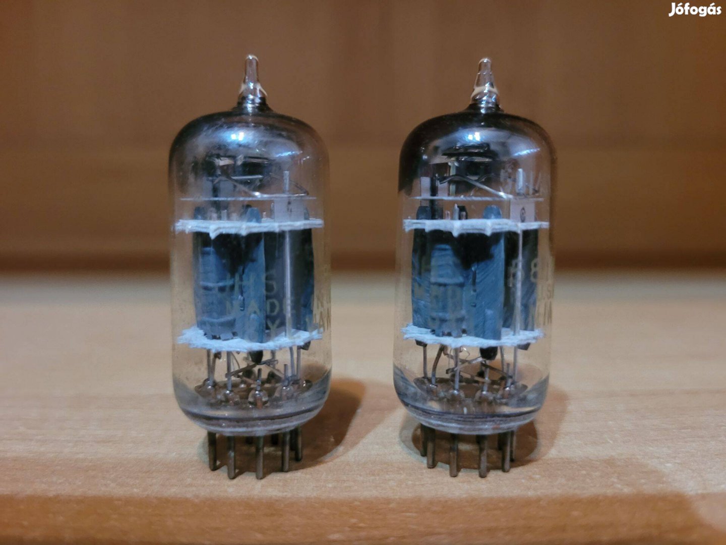 Eladó ECC8212AU75814 típusú elektroncsövek