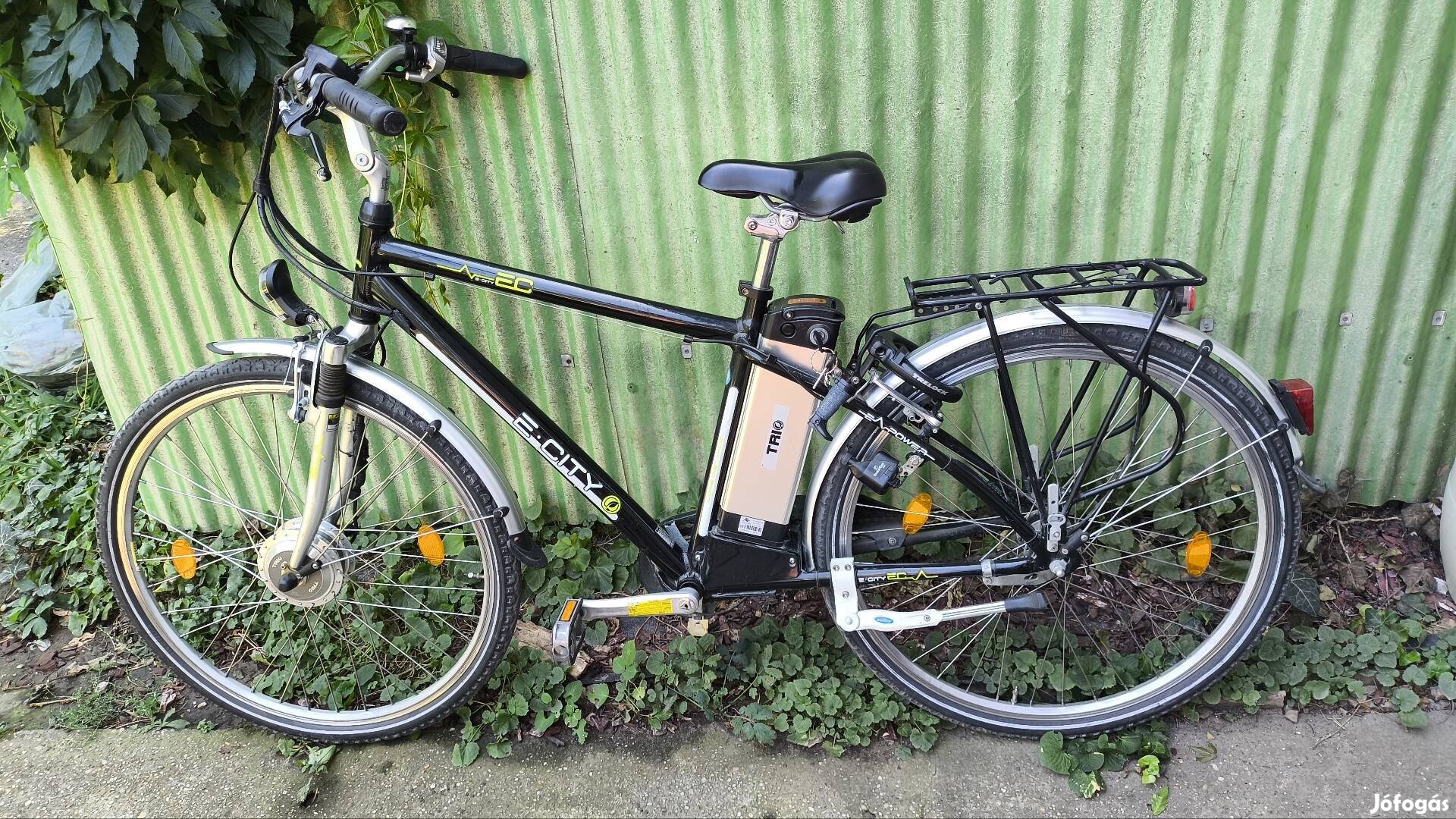 Eladó E-city férfi elektromos kerékpár. 