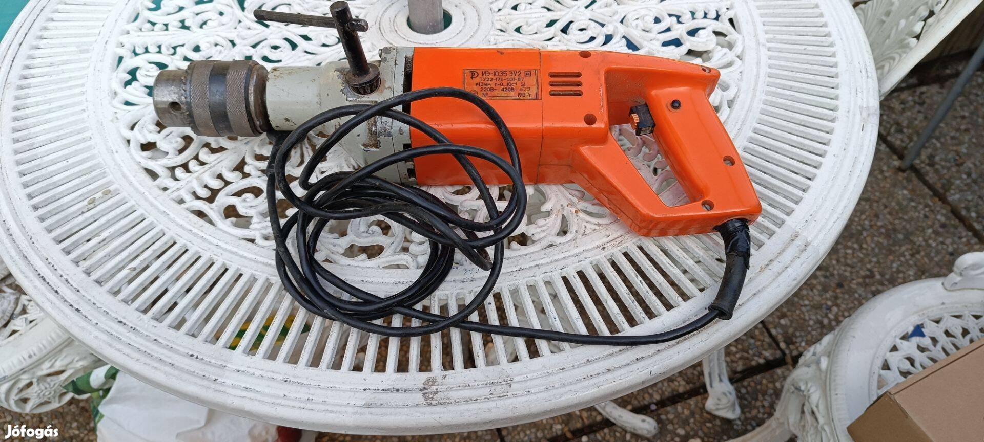 Eladó Egerben egy nagy fúrógép