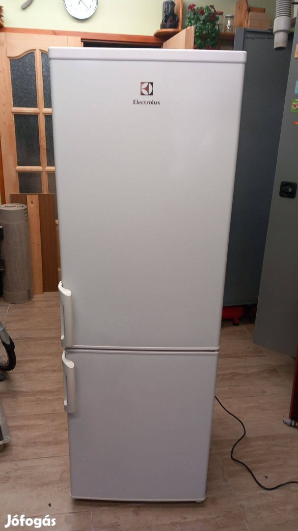 Eladó Electrolux alul fagyasztós kombi hűtő