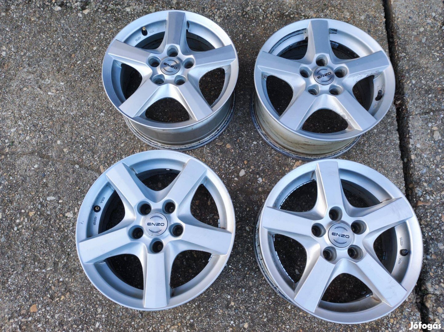 Eladó Enzo alufelni