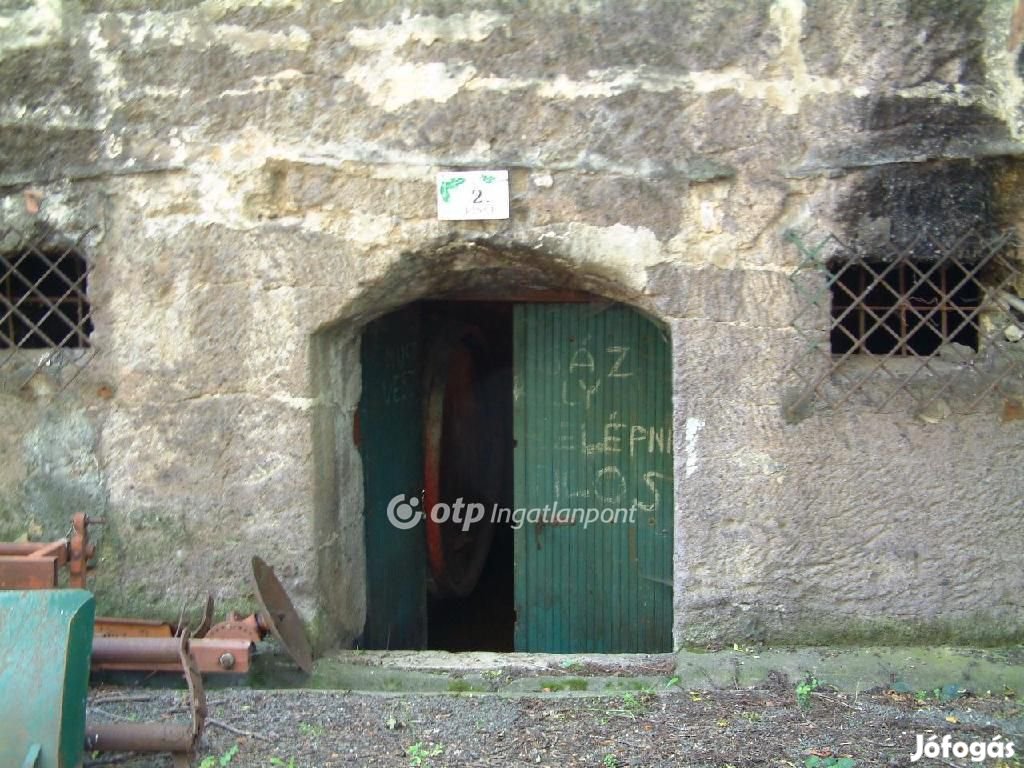 Eladó Étterem, Gyöngyös