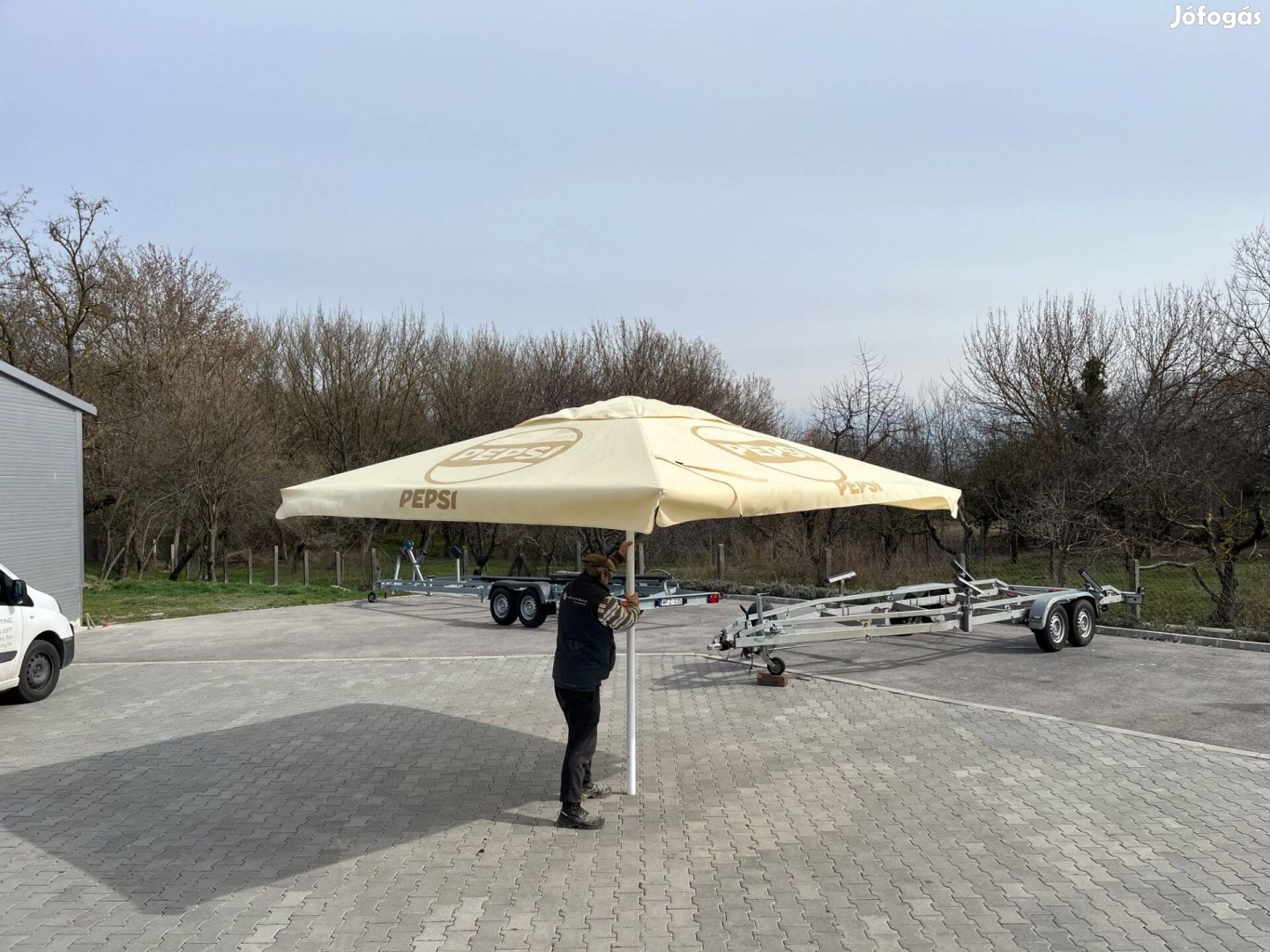 Eladó Éttermi napernyő 3x3m