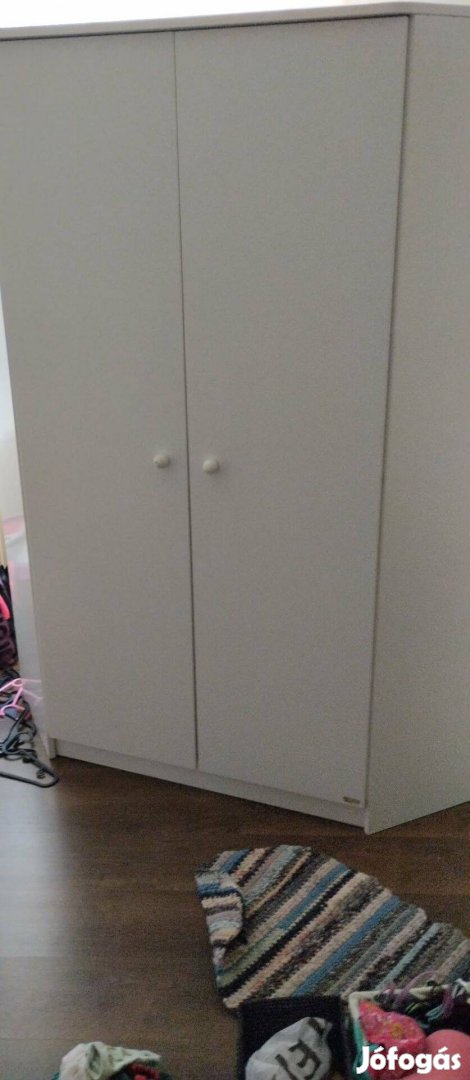 Eladó Faktum makao sarokszekrény