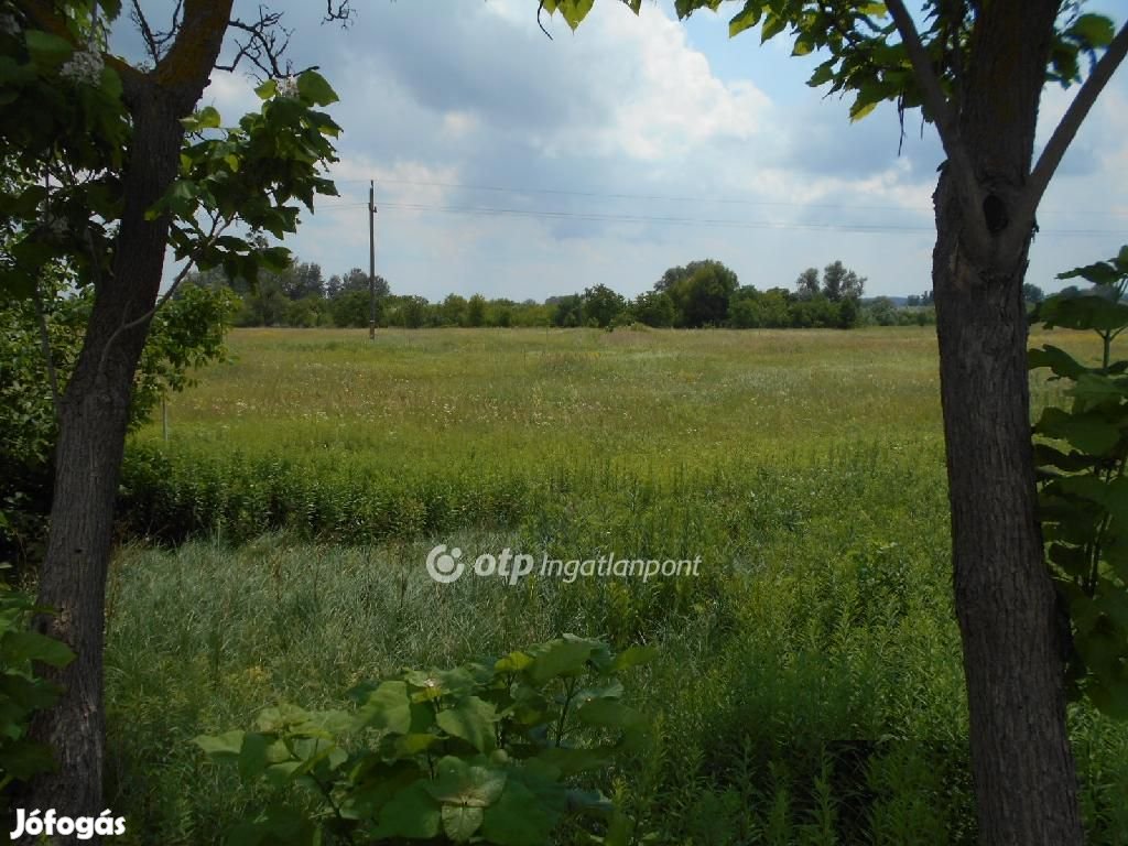 Eladó Fejlesztési terület, Balatonkeresztúr