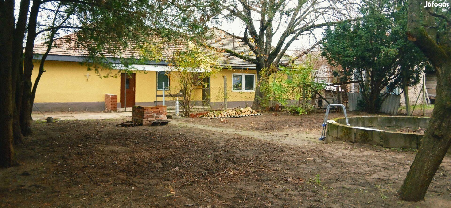 Eladó Felújított Családi Ház Budapest, Csepel-Háros