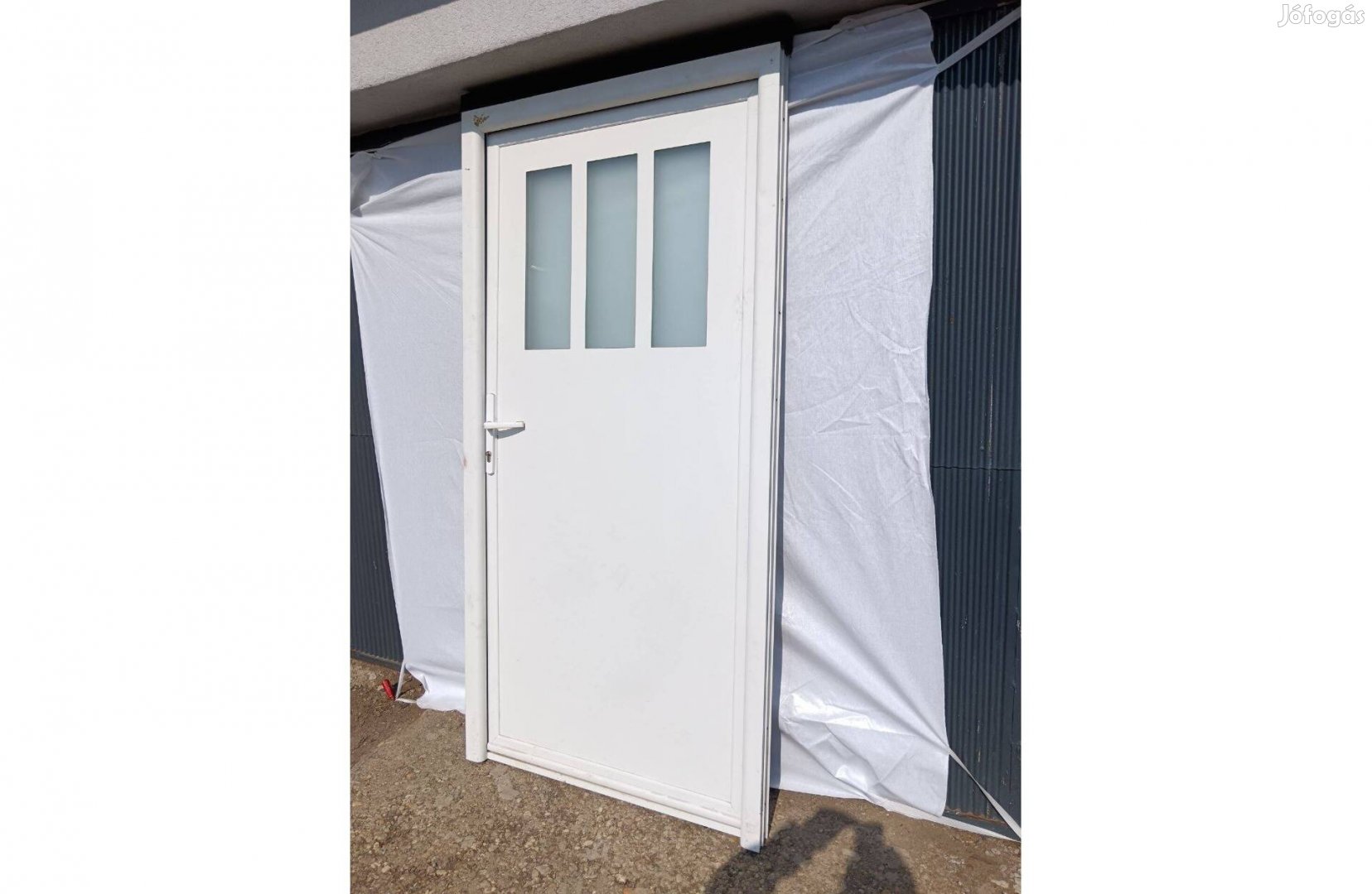 Eladó Fémműanyag ajtó