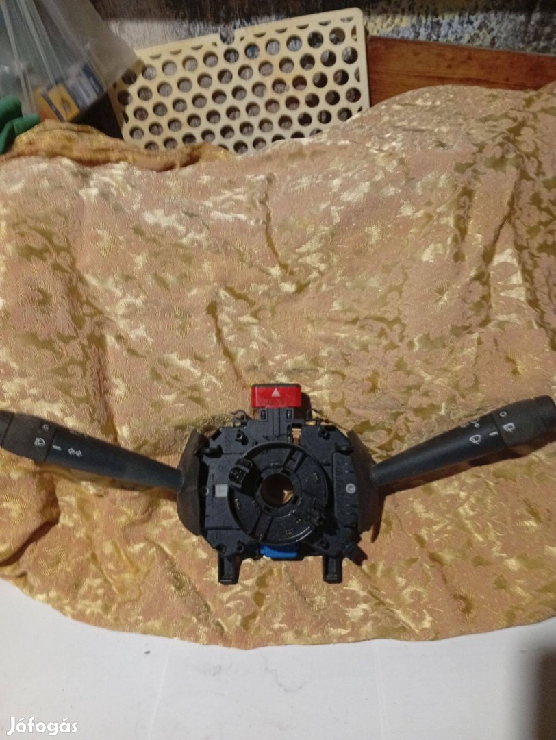Eladó Fiat Punto kormányoszlop kapcsoló Veszprémben