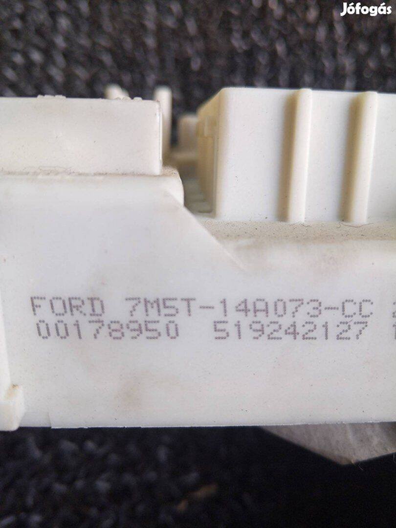 Eladó Ford 7M5T-14A073-CC Ford focus mk2 biztosítéktábla
