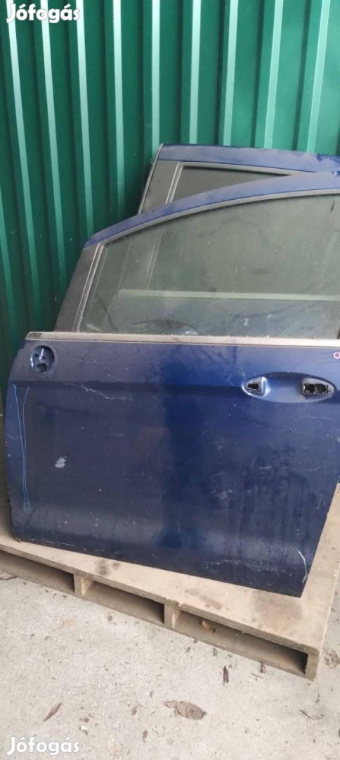 Eladó Ford B Max bal első ajtó rányitátos sérüléssel olcsón eladó