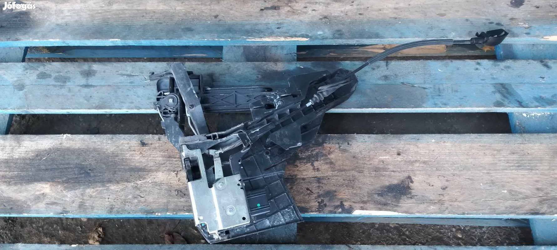 Eladó Ford Fiesta mk6 hátsó ajtózár