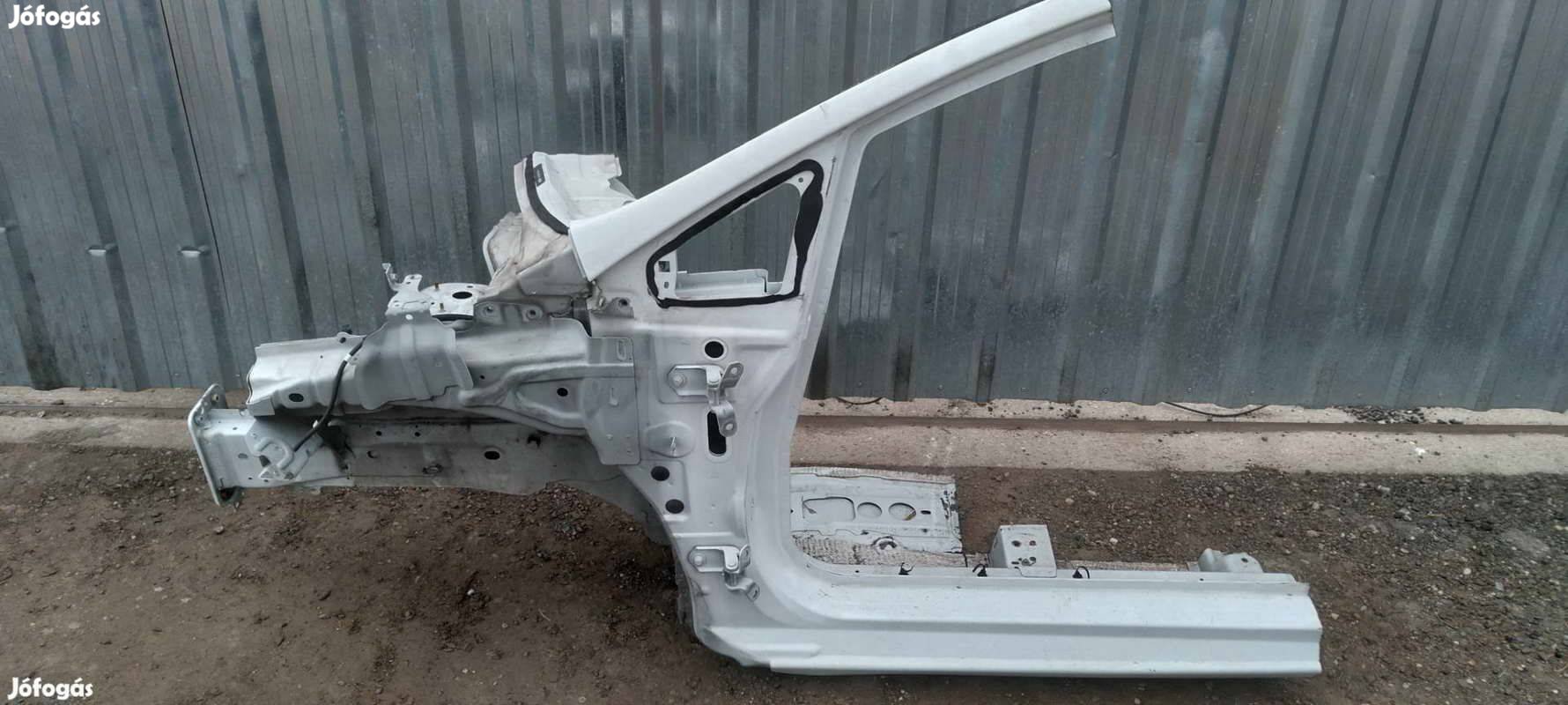 Eladó Ford Fiesta mk7 bal első negyed nyúlvány küszöb