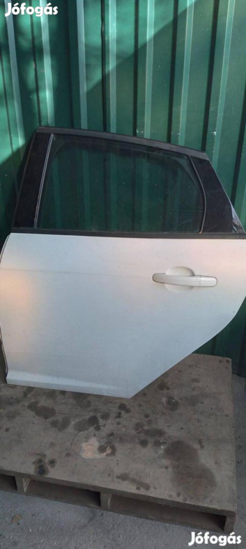 Eladó Ford Focus MK3 bal hátsó ajtó ötajtós kivitel