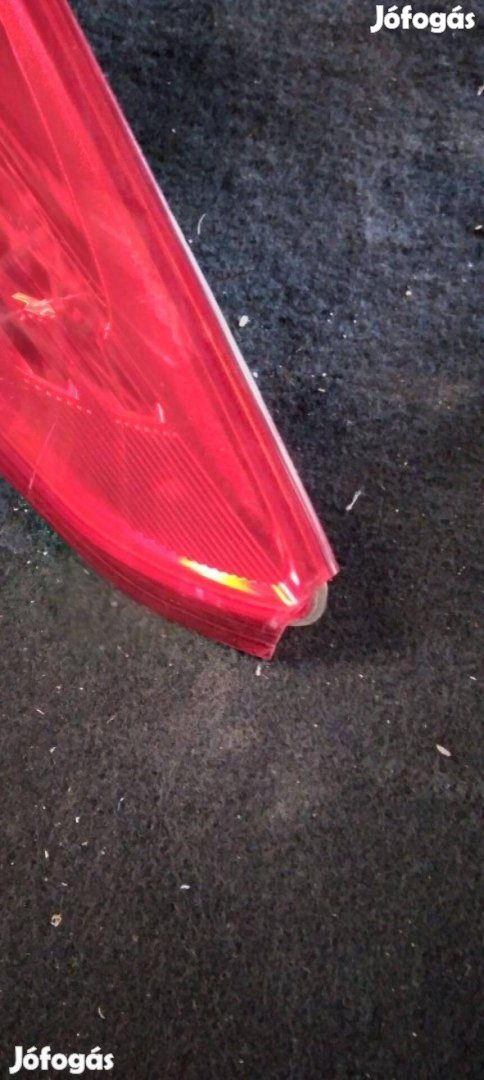 Eladó Ford Focus MK3 bal hátsó lámpa sérült állapotban eladó törött le