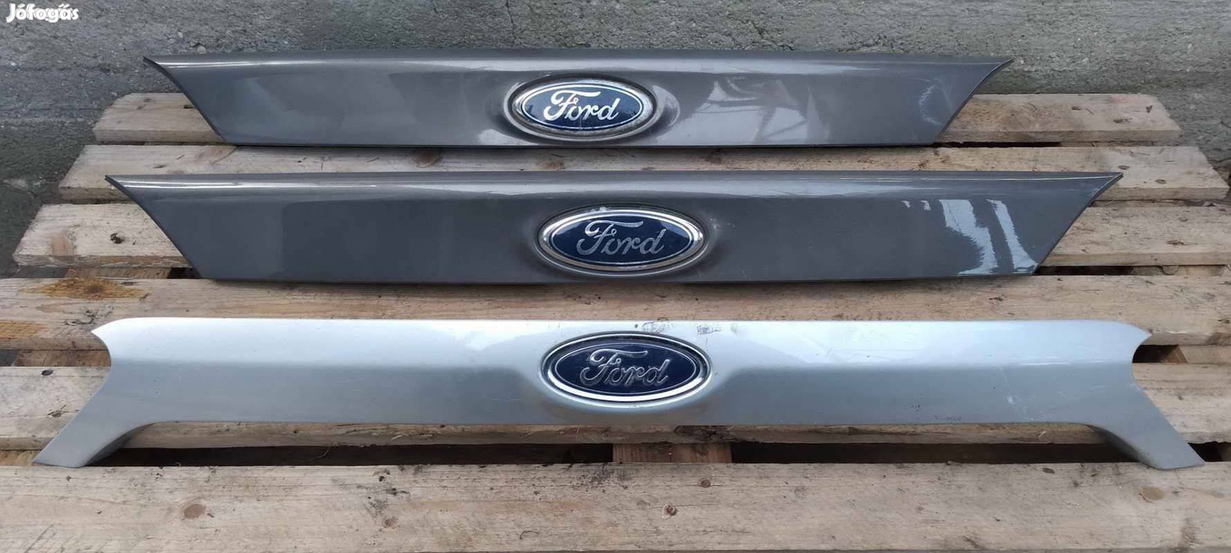 Eladó Ford Focus MK3 csomagtér ajtó borítás 2011 től fogantyú