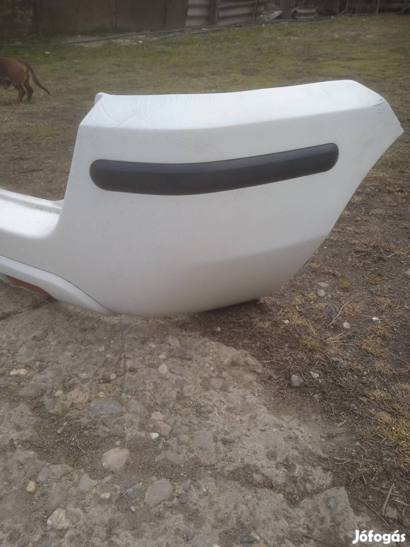 Eladó Ford Fusion hátsó lökhárító prizmával.
