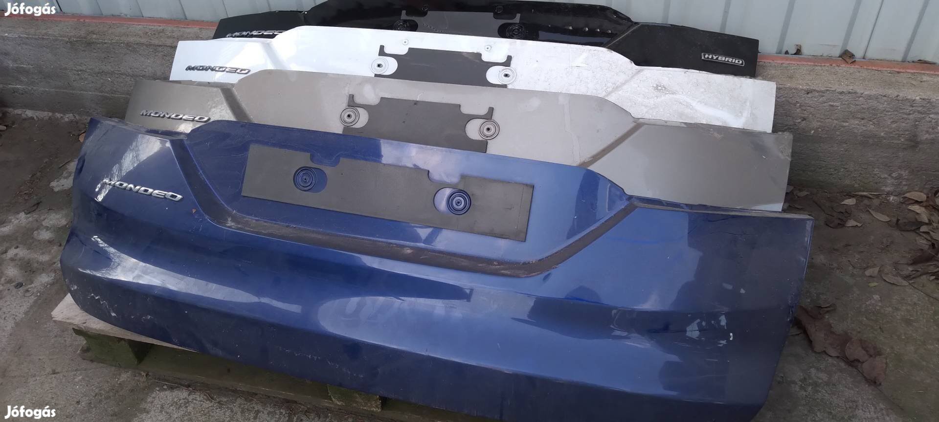 Eladó Ford Mondeo MK5 csomagtér ajtó borítás kombi