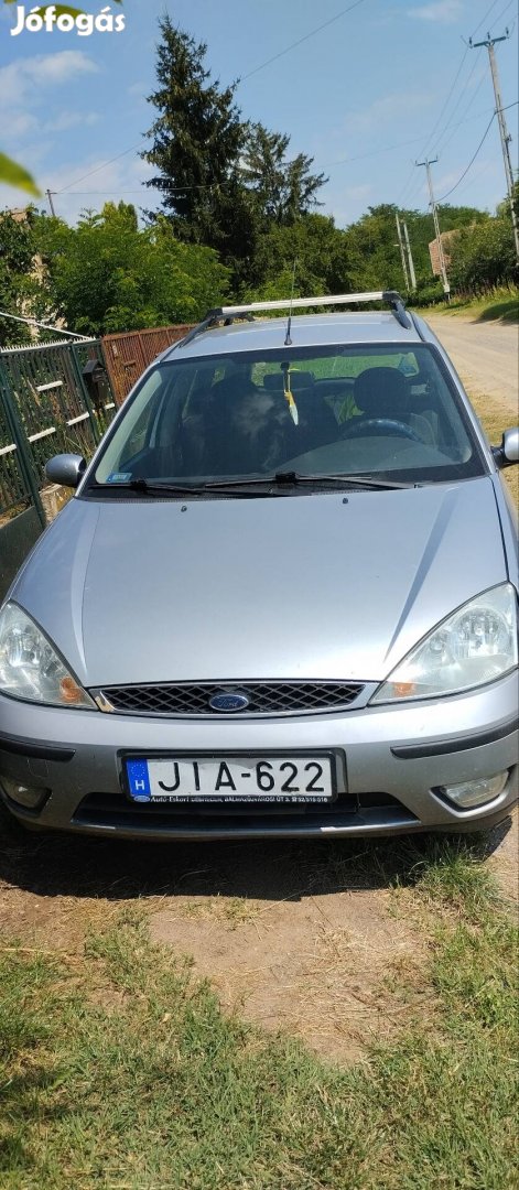 Eladó Ford focus 1.6 Ghia 