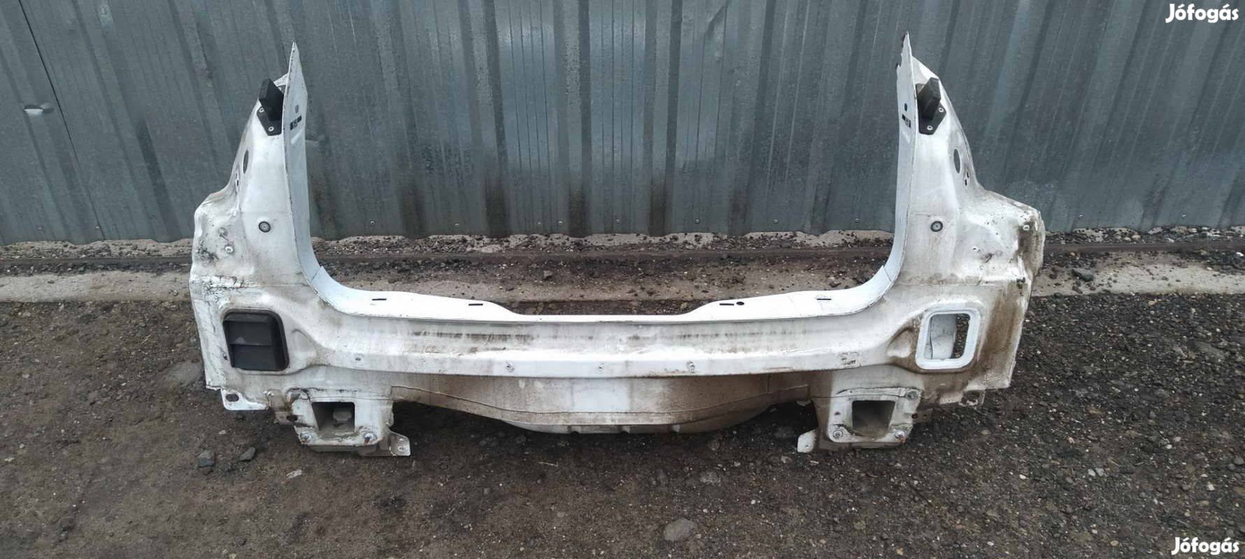 Eladó Ford focus mk3 ötajtós hátfal hátsó 2011 től 2018 ig