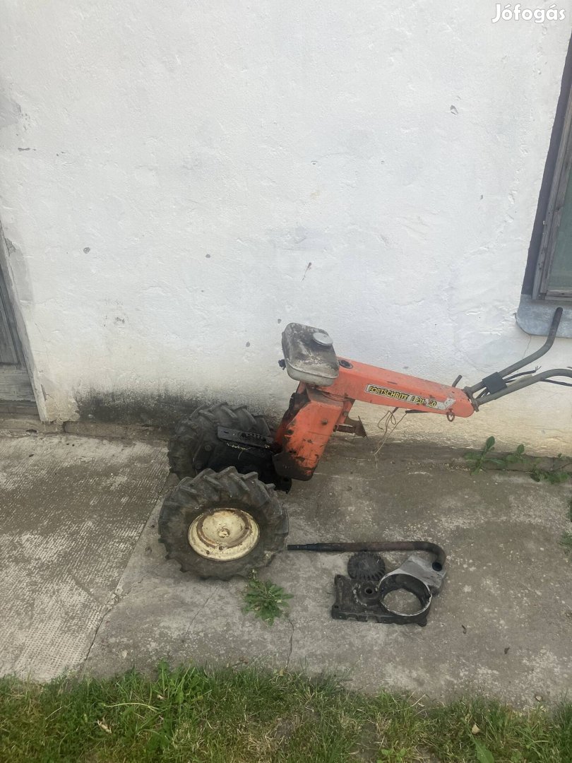Eladó Forschitt kis traktor alkatrész 