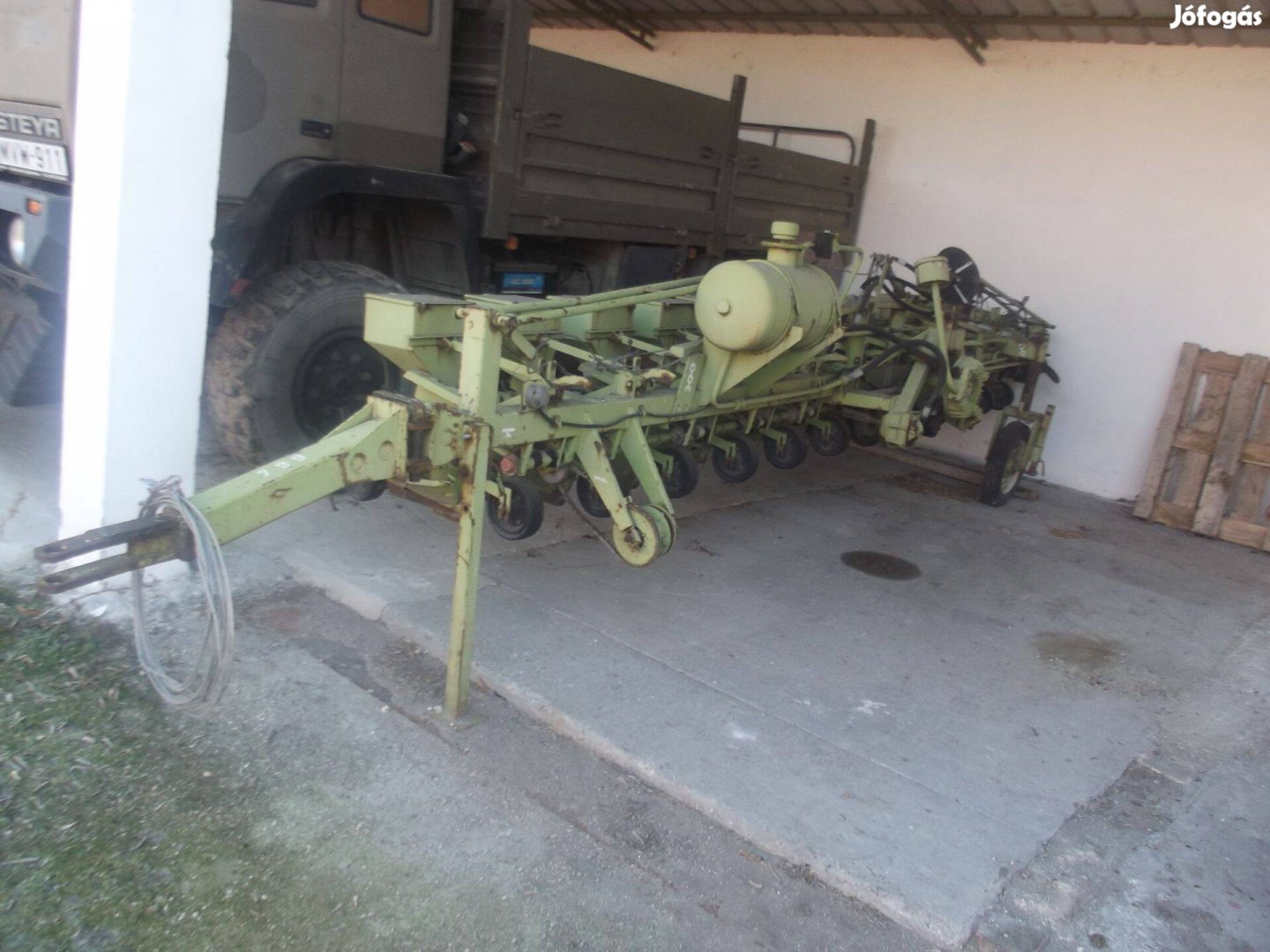 Eladó Fortschritt 12 soros aprómag vetőgép