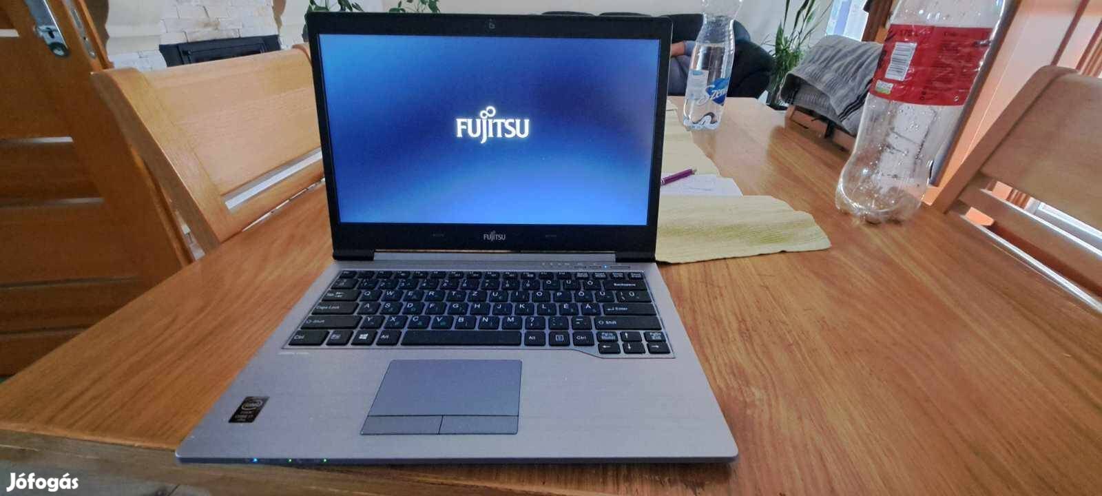 Eladó Fujitsu Lifebook 745 Bundle Laptop