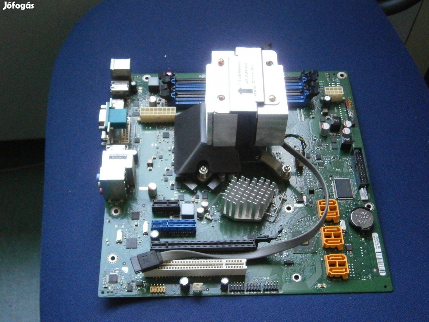 Eladó Fujitsu Siemens alaplap w26361-w1812-x-02 alaplap processzorral