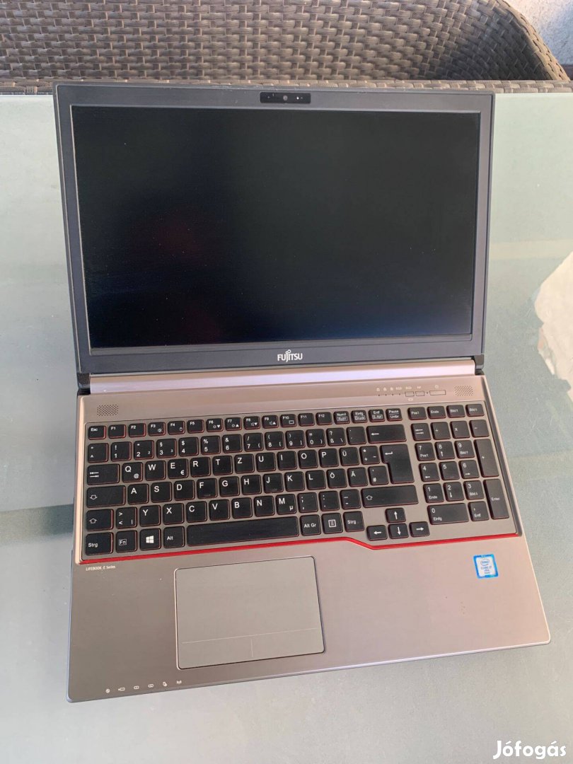 Eladó Fujitsu i7 6600u laptop 16gb ddr4 memóriával