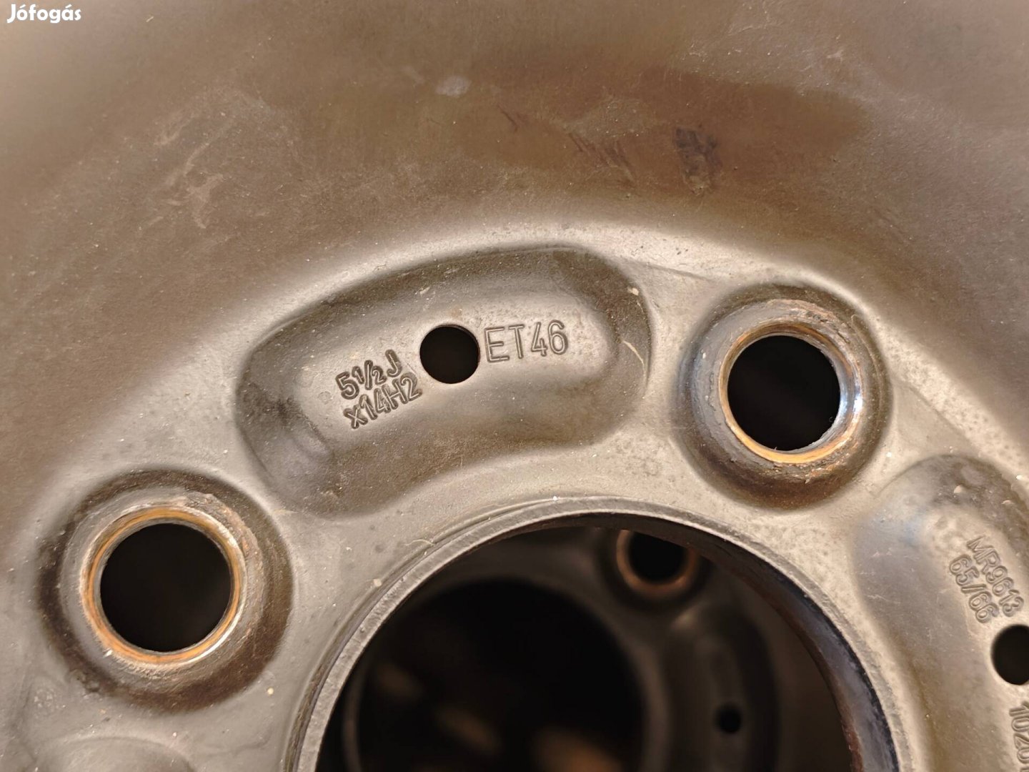 Eladó Fulda gumiabroncs, 14-col lemezfelni, Mitsubishi Colt dísztárcsa