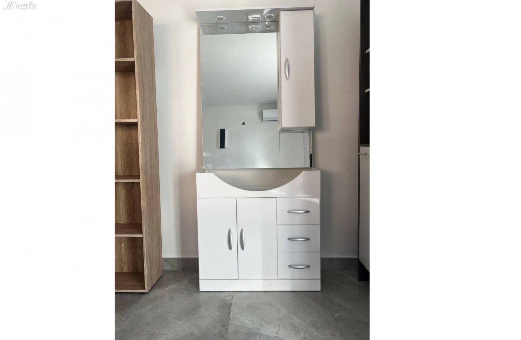 Eladó Fürdőszoba bútor Ledf Mosdókagylót nem tartalmaz